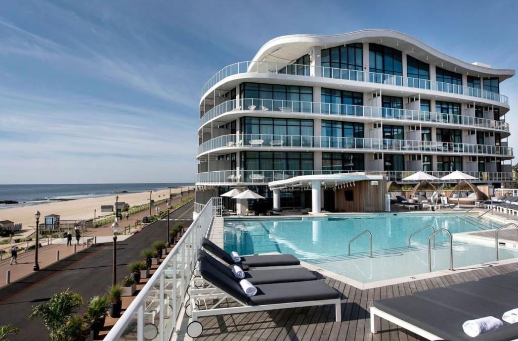 Wave Resort — Amenities