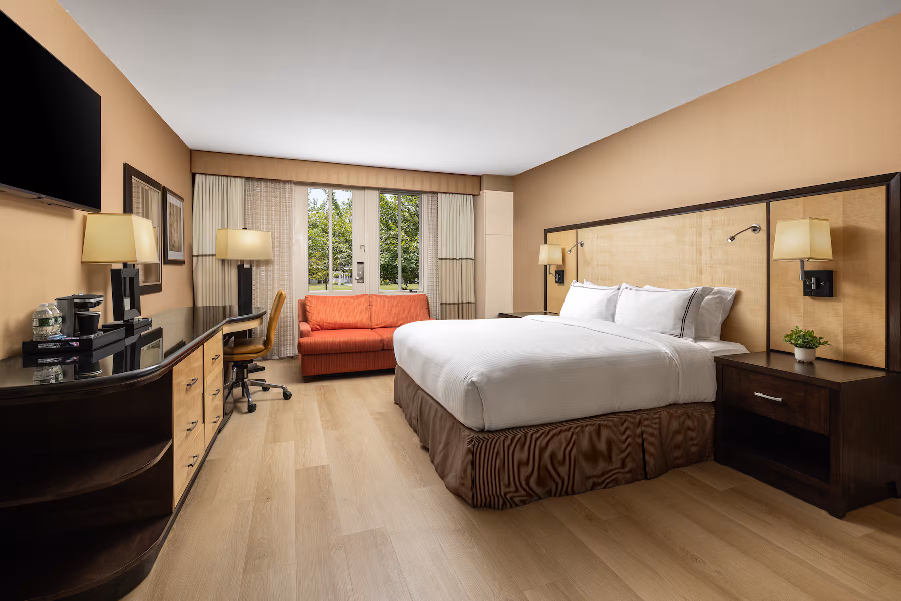 Sleepy Hollow Hotel — Room