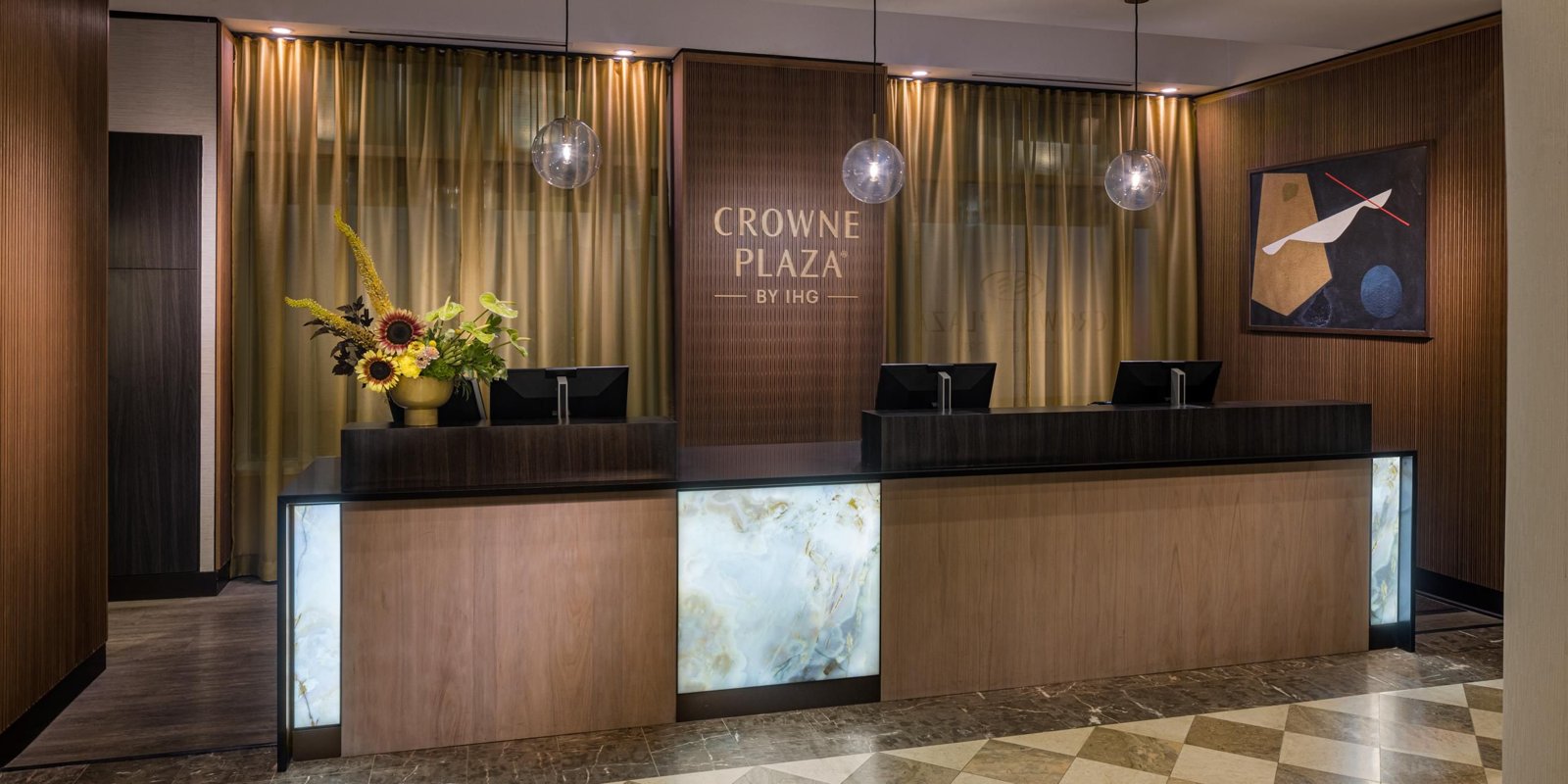 Crowne Plaza Cleveland at Playhouse Square - Cleveland, OH