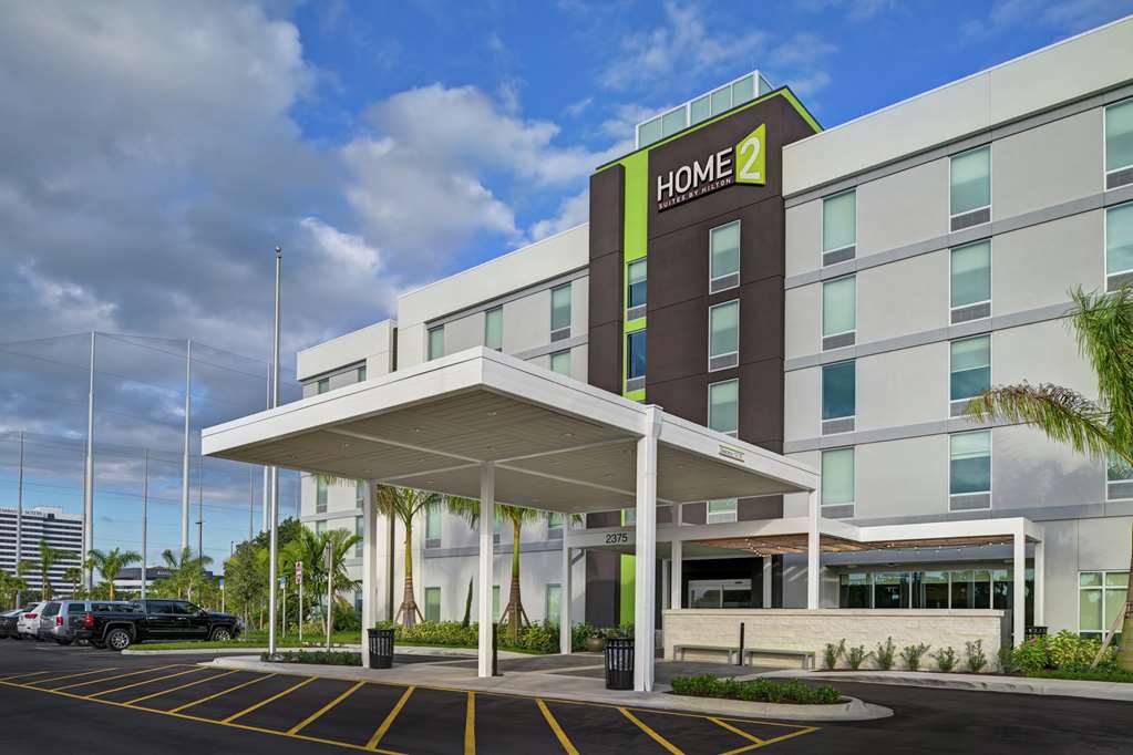Home2 Suites by Hilton West Palm Beach Airport - West Palm Beach, FL