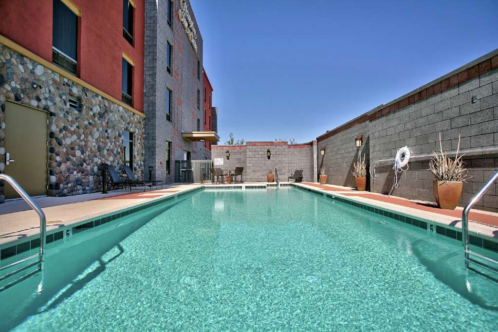 Hampton Inn & Suites Scottsdale at Talking Stick - Scottsdale, AZ