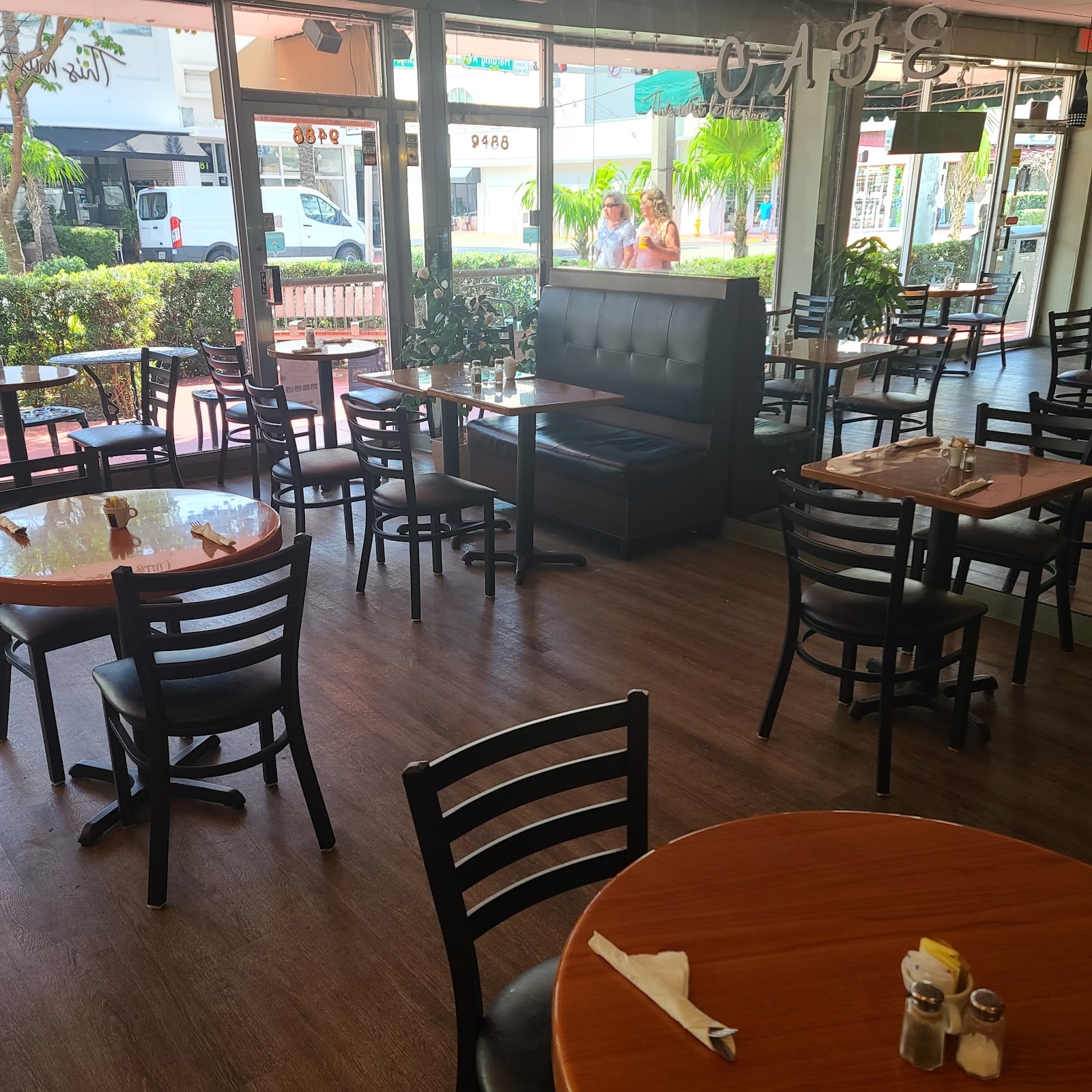 Cafe Vert - Miami Beach, FL