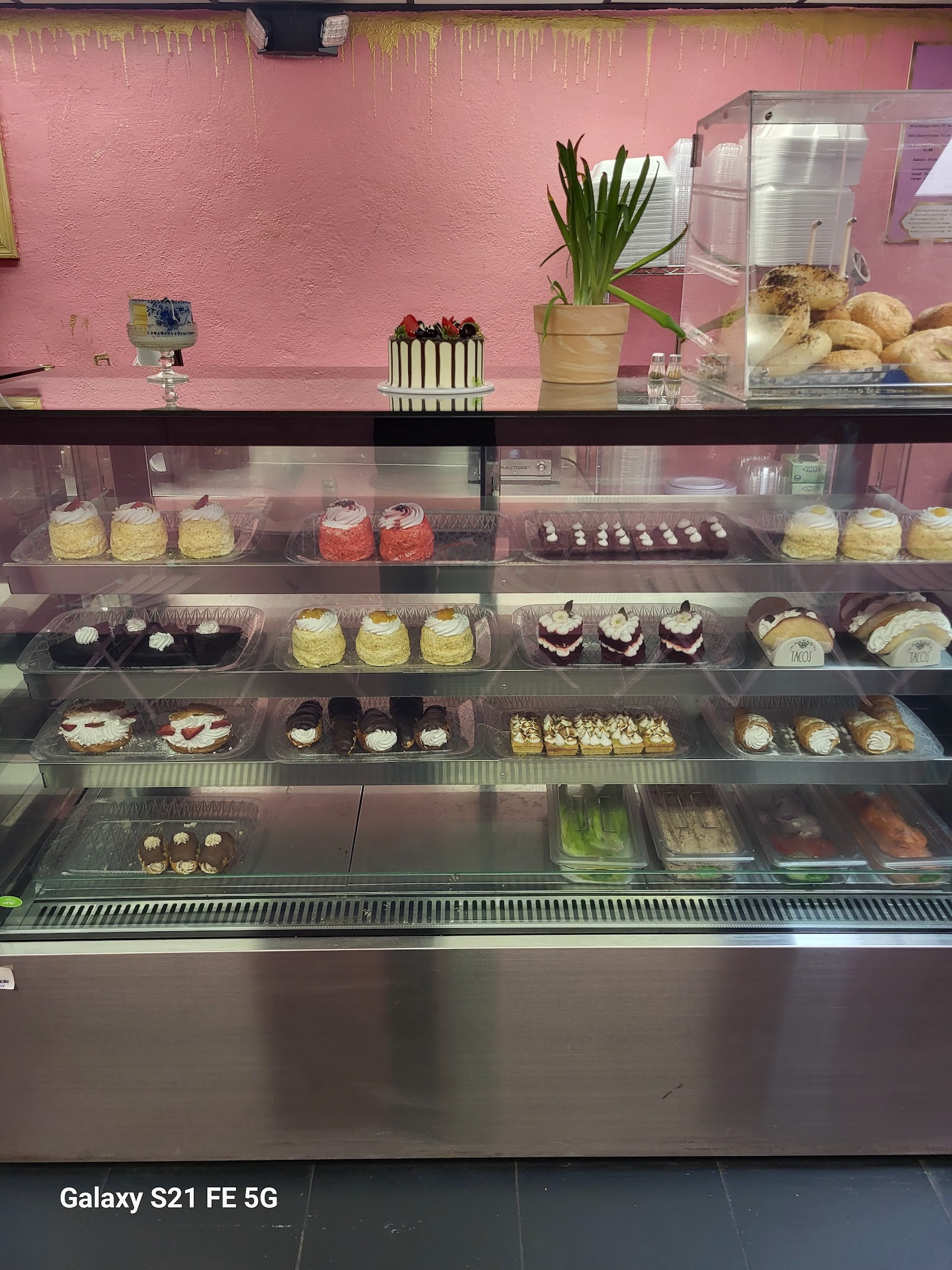 R&B Kosher Bakery & Cafe - Phoenix, AZ