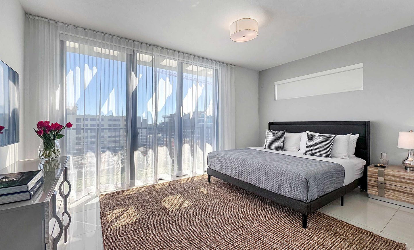 Bay Breeze Premium Apartments by Eskape Collection - Miami Beach, FL