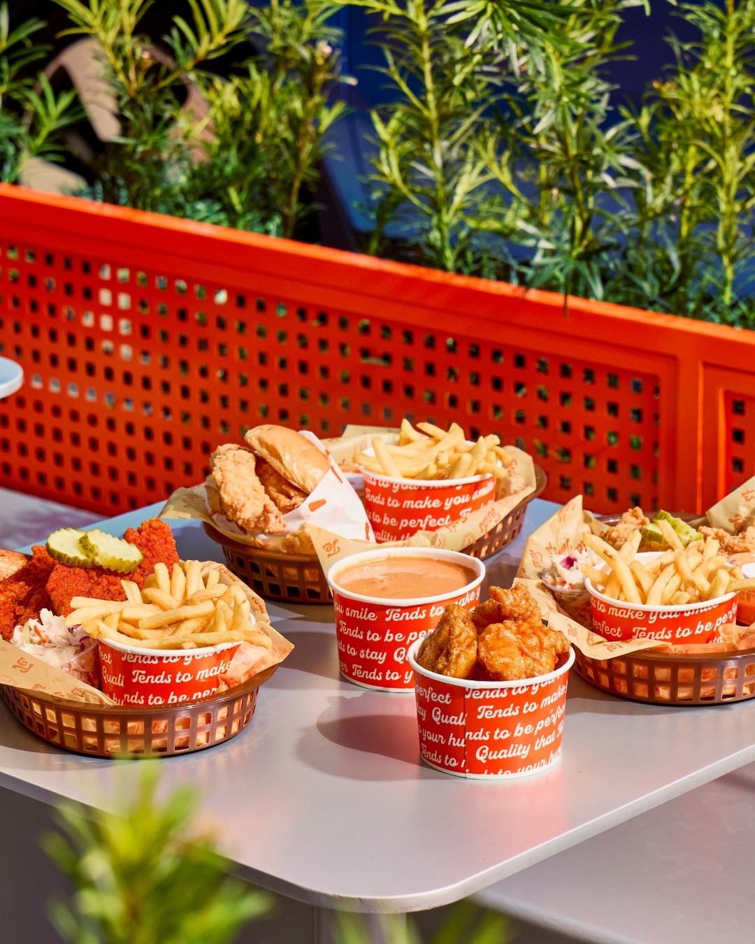Tends - North Miami Beach, FL