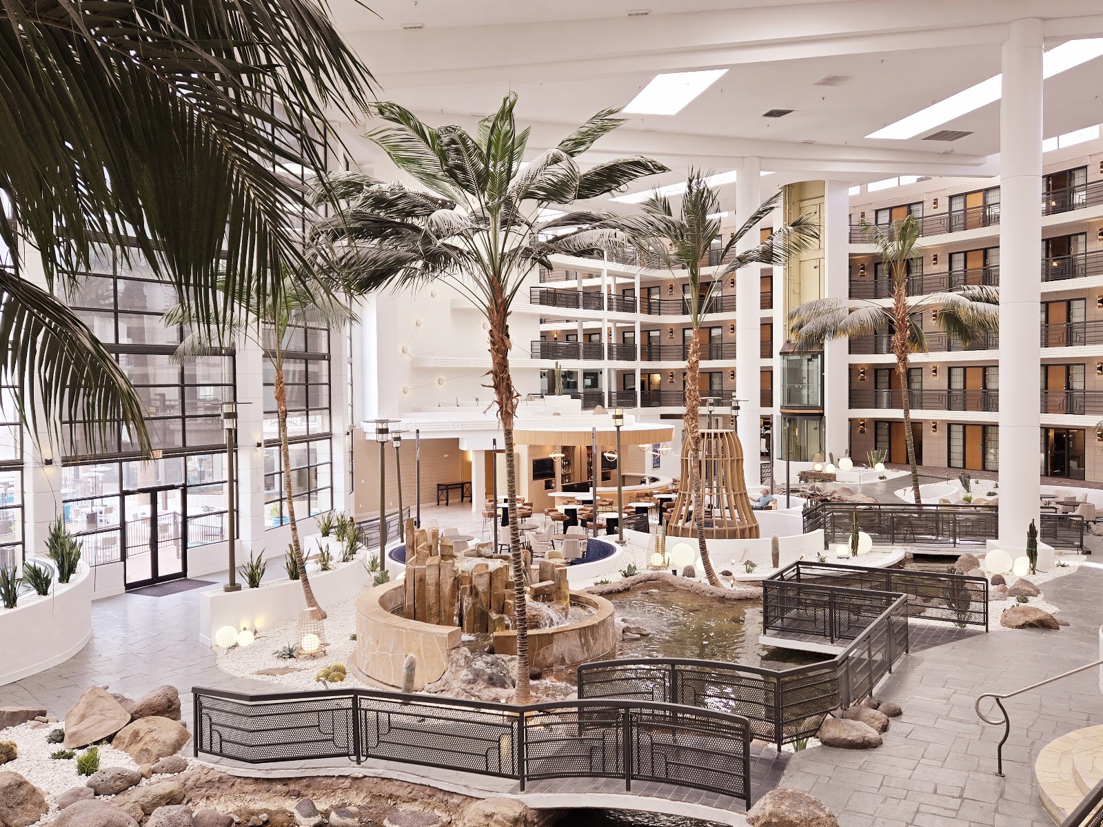 Embassy Suites by Hilton Phoenix Biltmore - Phoenix, AZ