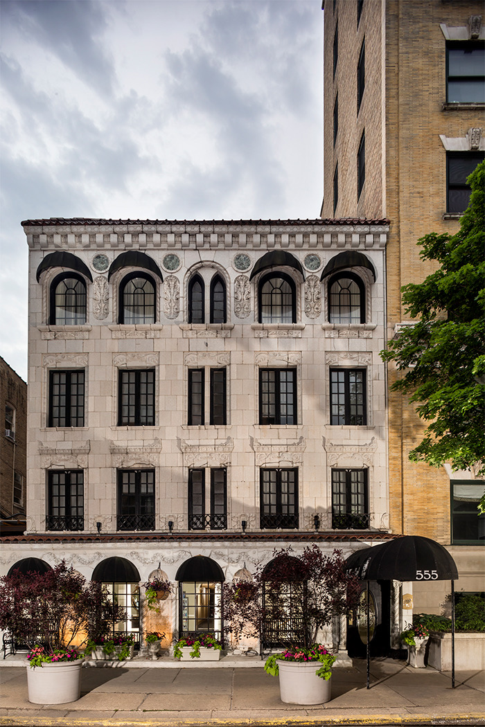 The Willows Hotel - Chicago, IL