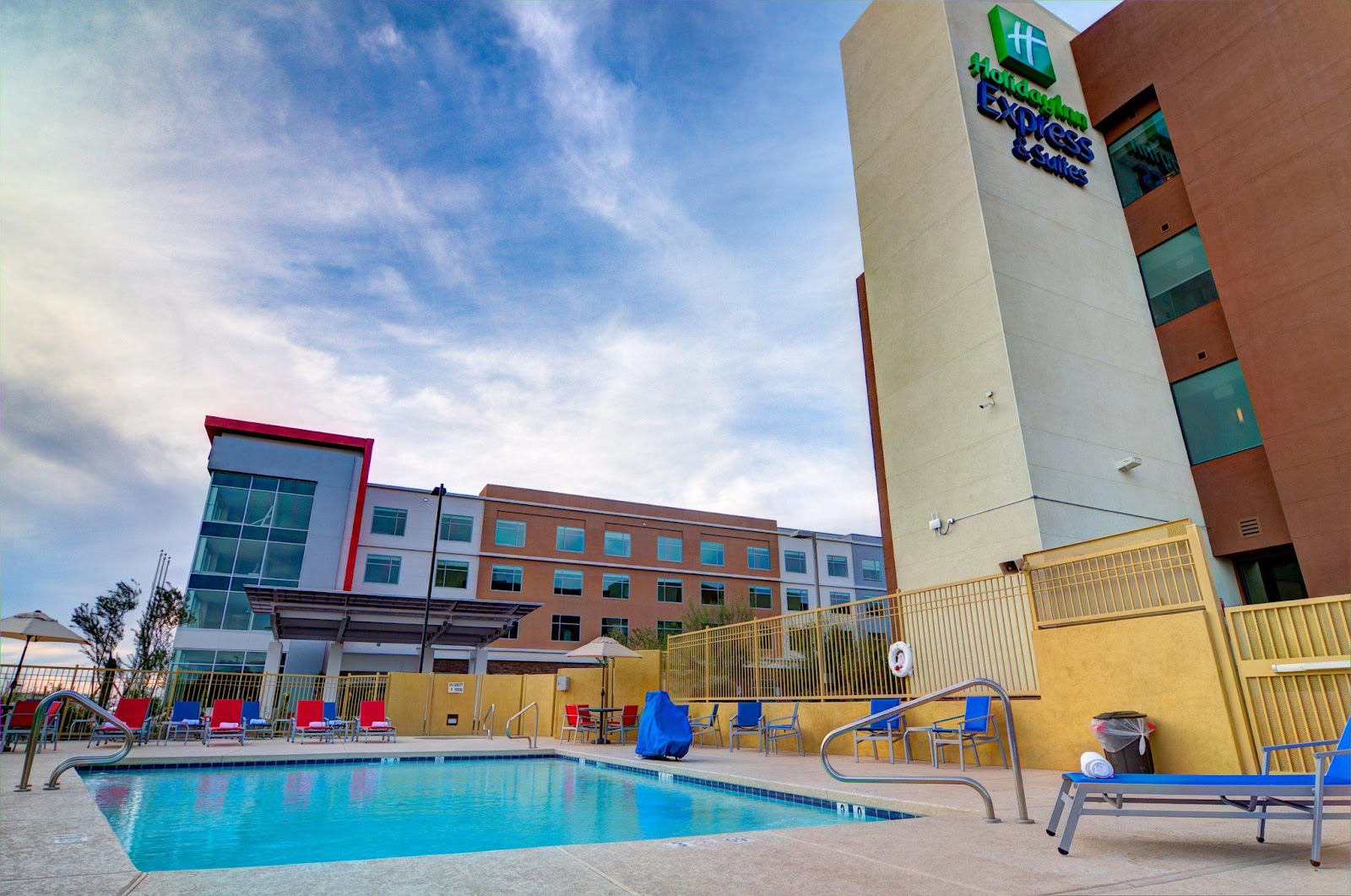 Holiday Inn Express & Suites Phoenix North - Scottsdale - Phoenix, AZ