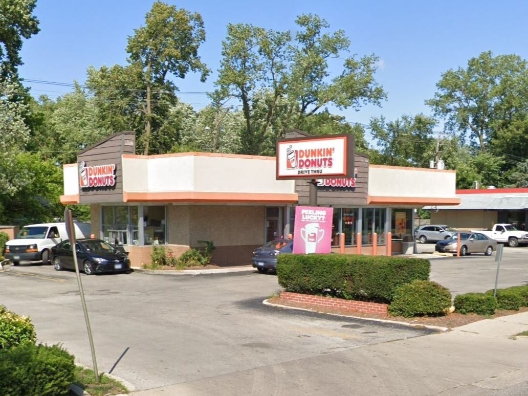 Dunkin' (3900 Dempster St) - Chicago, IL