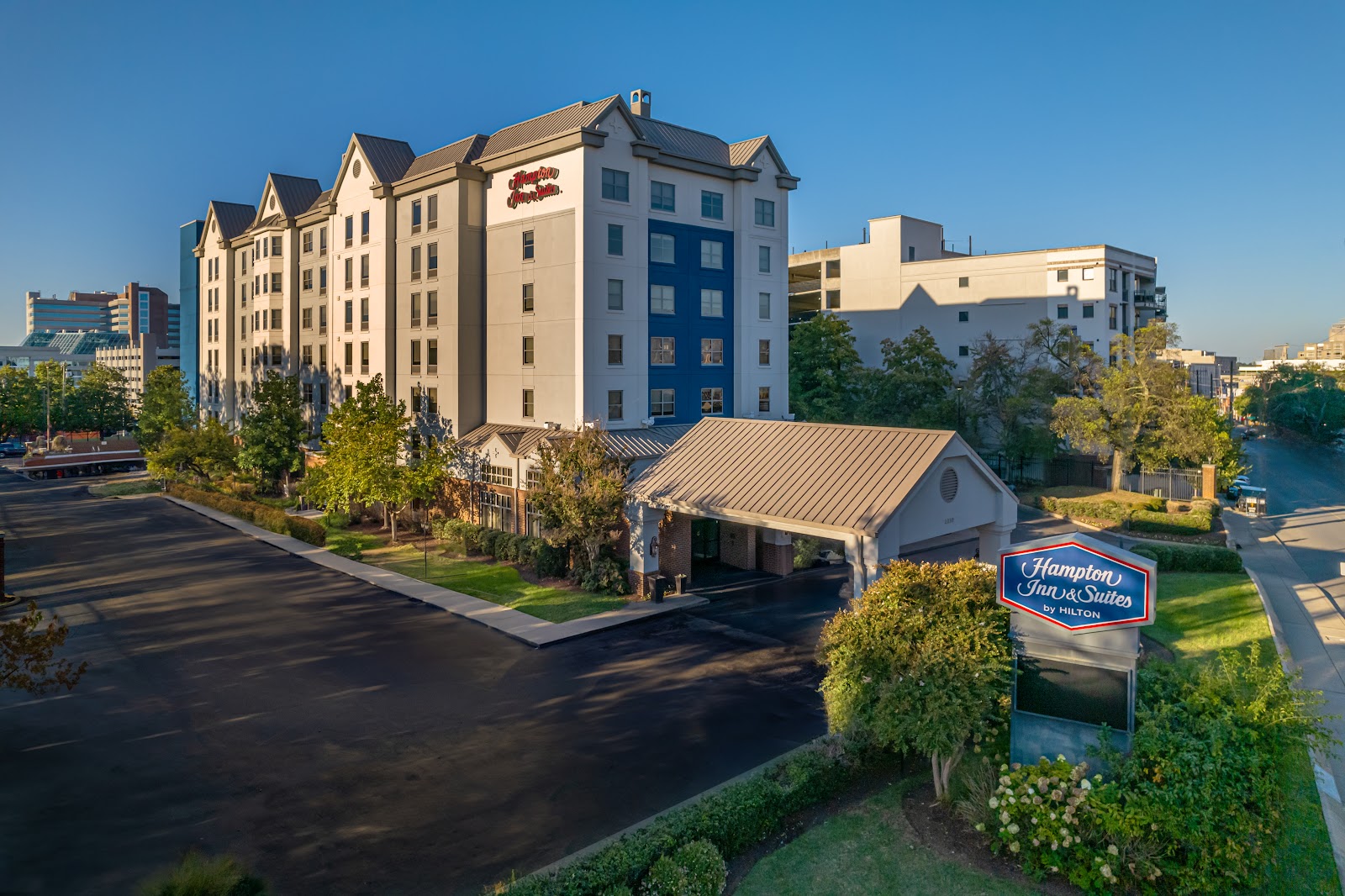 Hampton Inn & Suites Nashville-Vanderbilt-Elliston Place - Nashville, TN