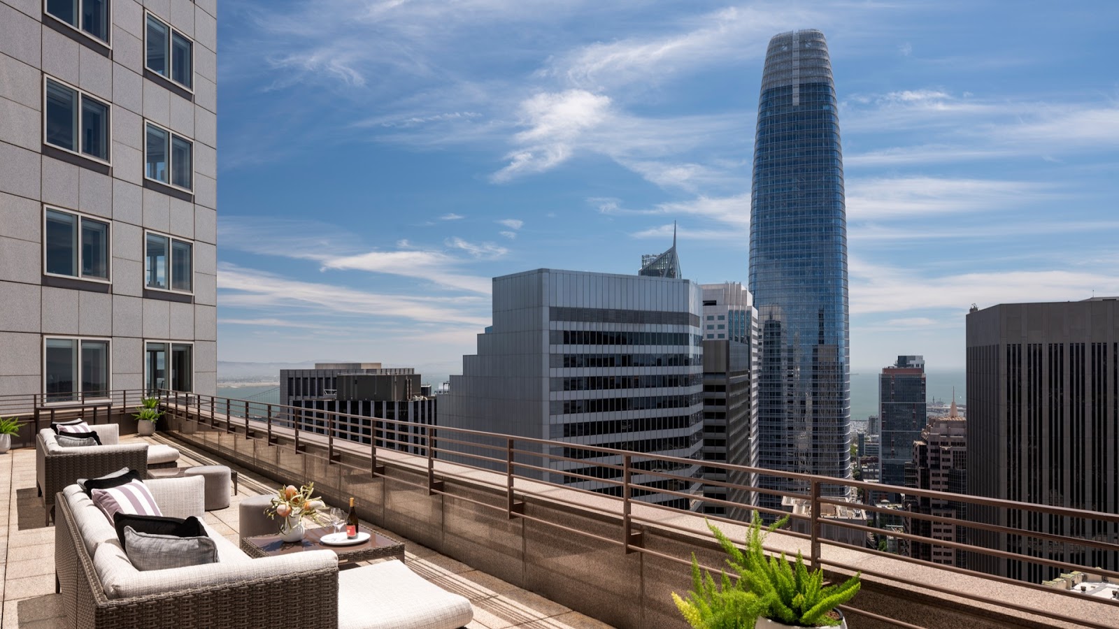 Four Seasons Hotel San Francisco at Embarcadero - San Francisco, CA