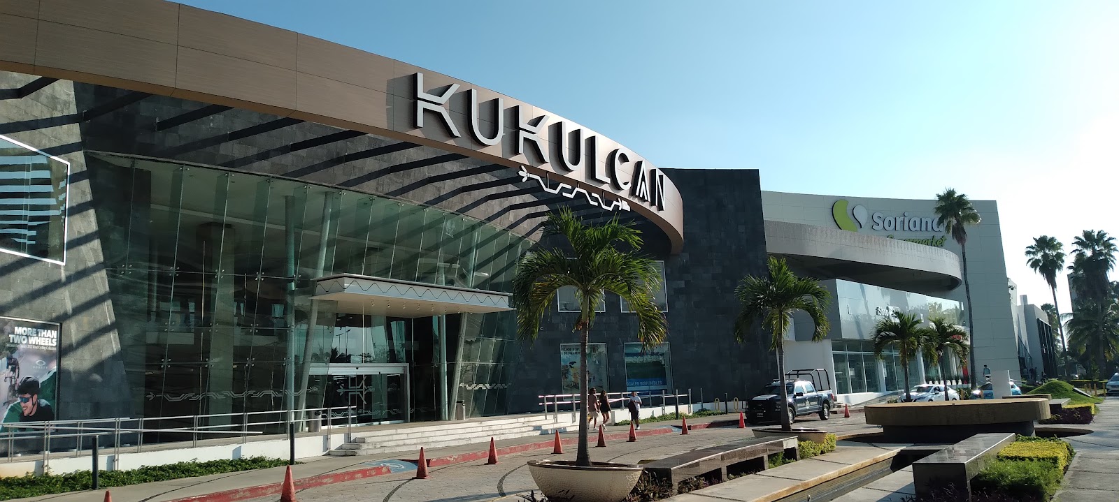 Soriana Super Kukulcan Plaza - Cancun