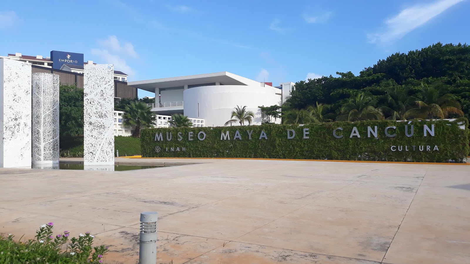 Museo Maya de Cancun y Zona Arqueologica de San Miguelito - Cancun