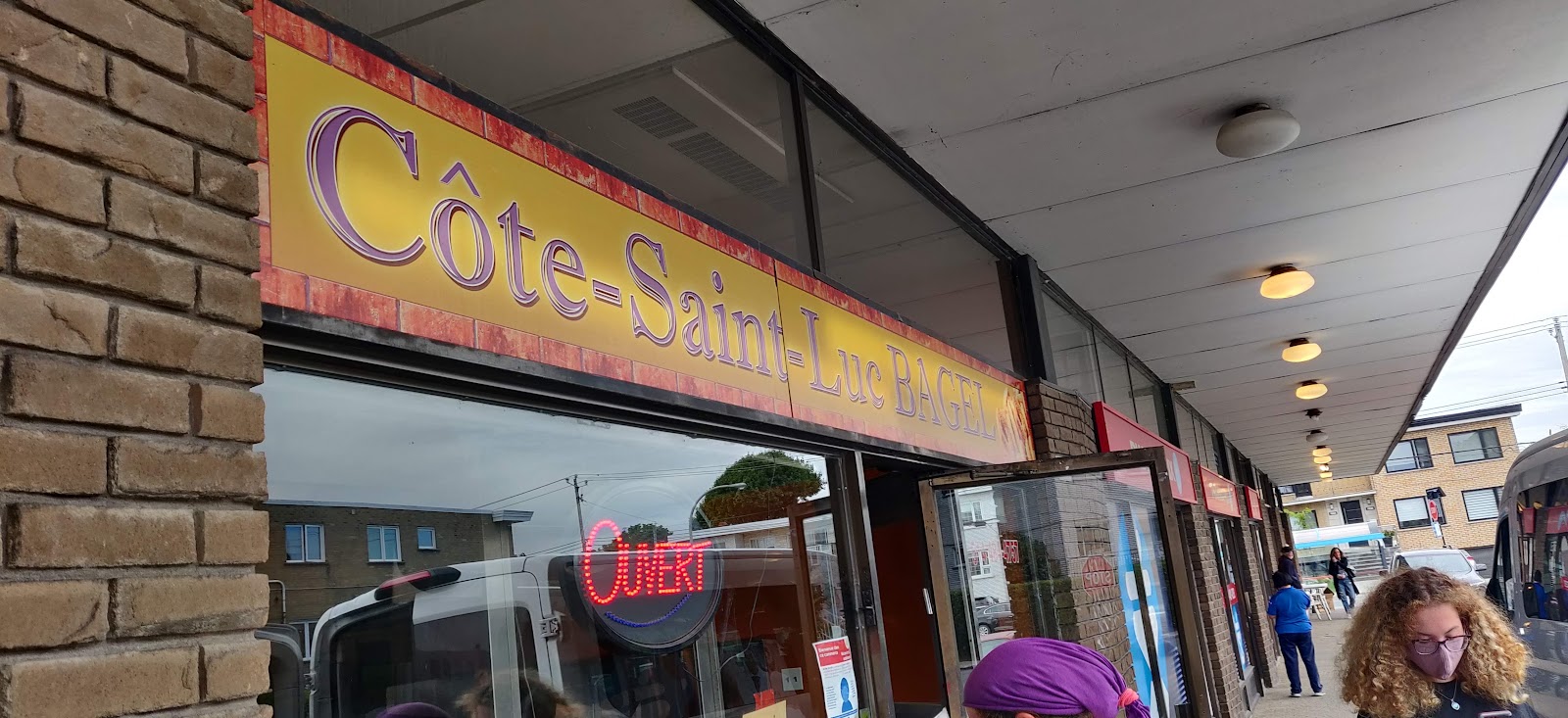 Côte Saint-Luc Bagel - Montreal, QC