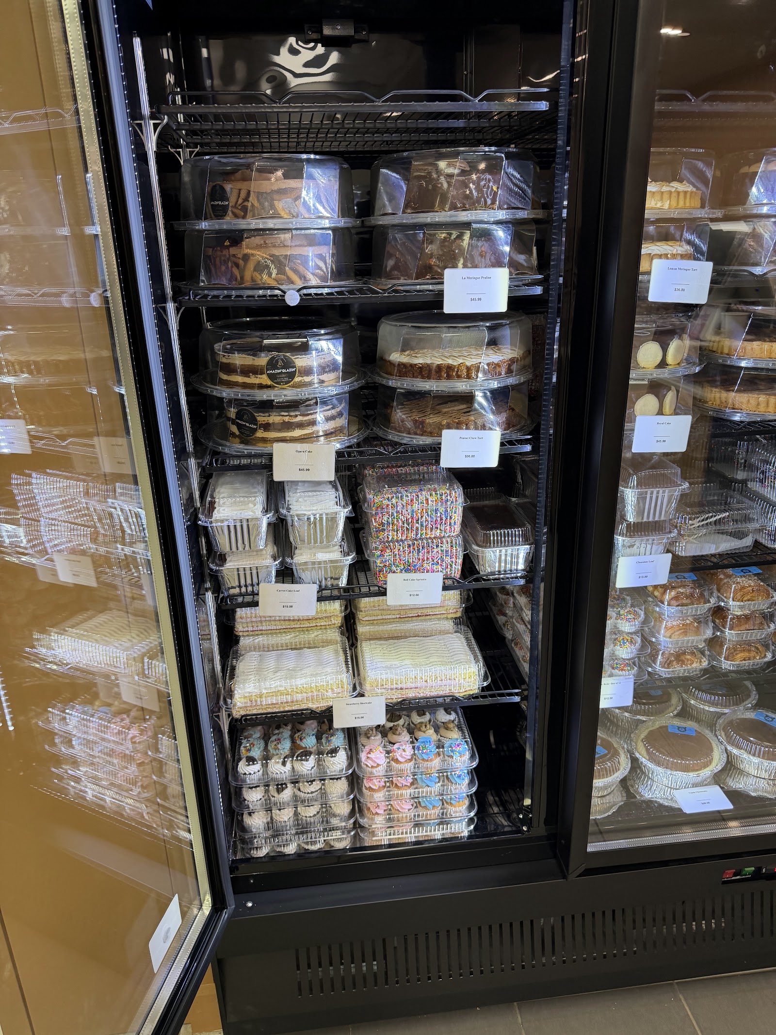 Amazin' Glazin' at Foogo in Décarie Square - Montreal, QC