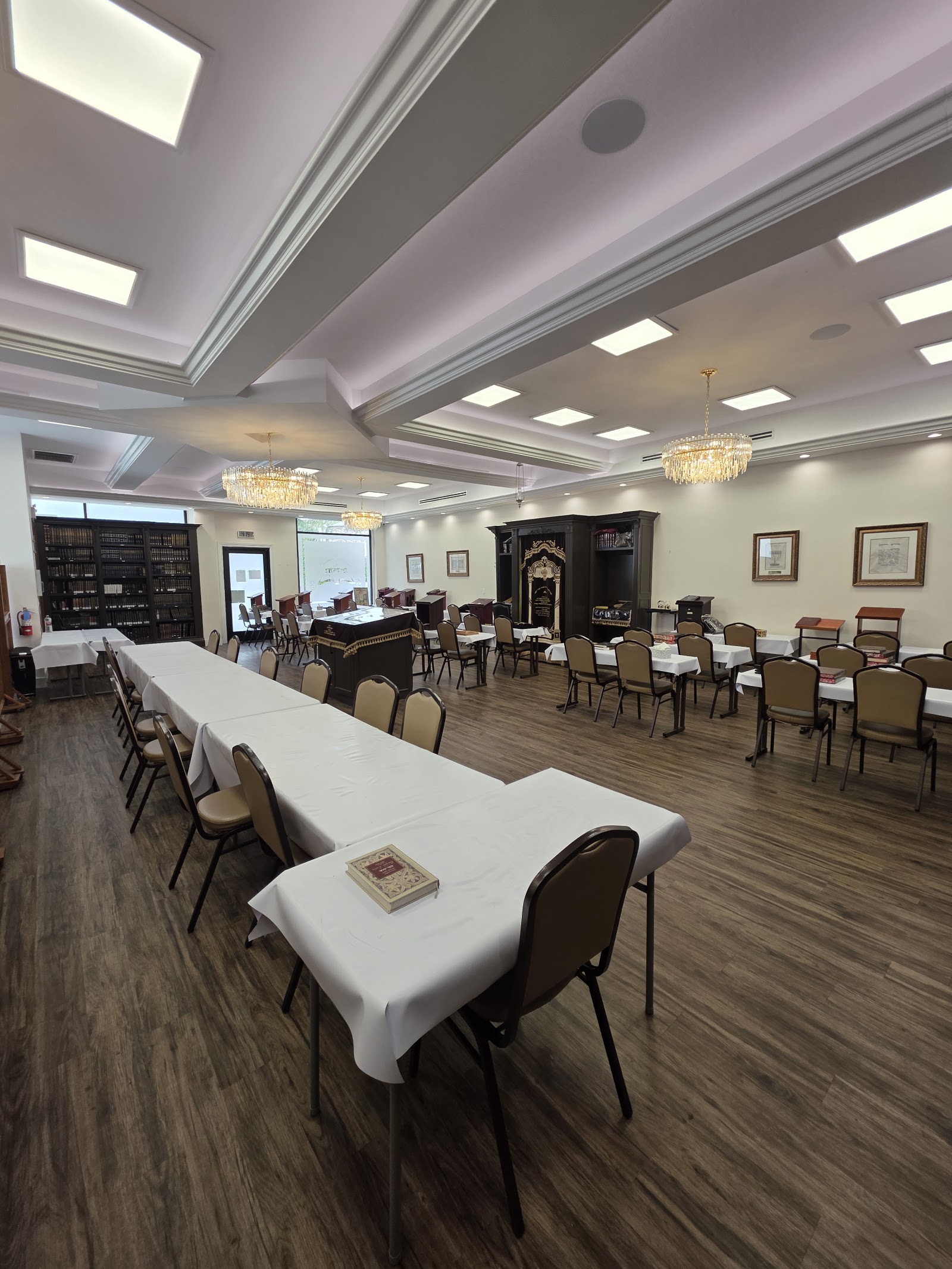 Kahal Chasidim She'aris Yaakov - Los Angeles, CA