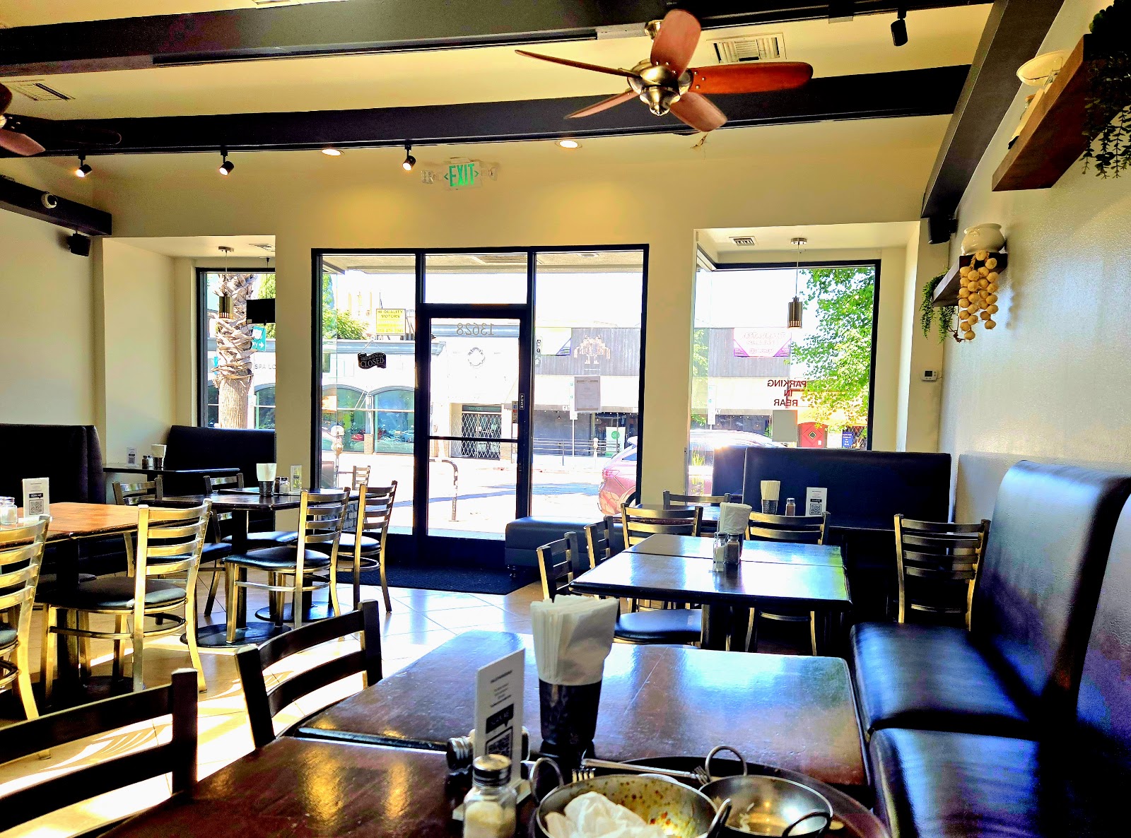 Valley Burger Bar - Los Angeles, CA