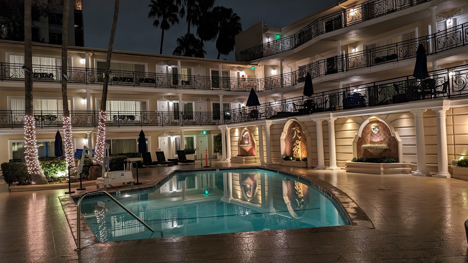 Beverly Hills Plaza Hotel & Spa - Los Angeles, CA