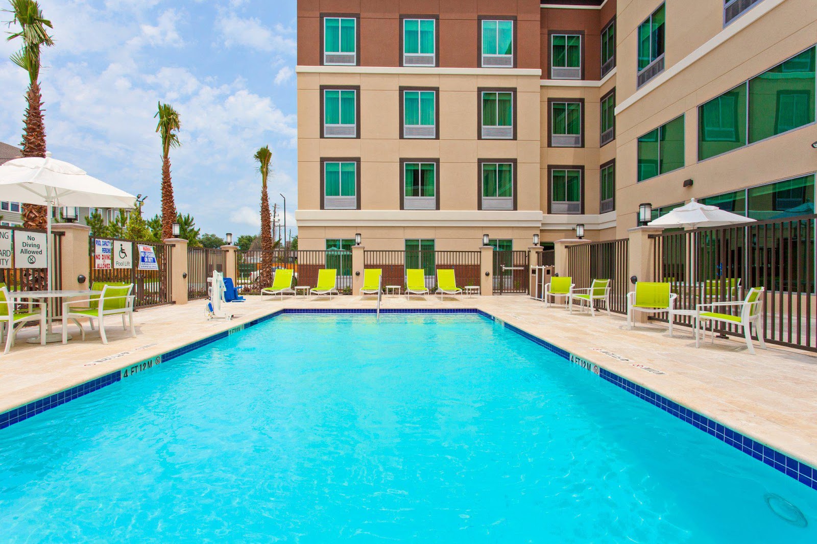 Holiday Inn Express & Suites Houston S - Medical Ctr Area - Houston, TX